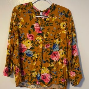 Relaxed Split-Neck Floral Top